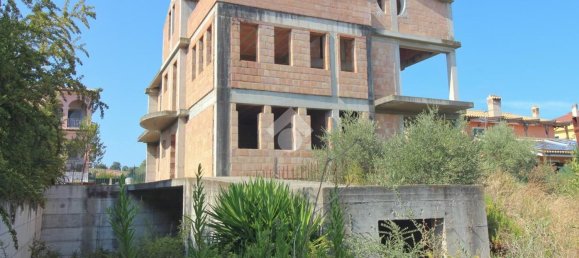 5 bedrooms Villa in Mosciano Sant'Angelo, Italy No. 321957 8