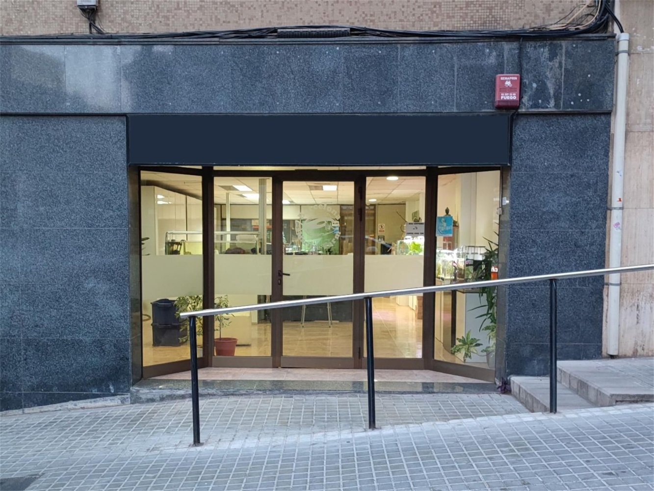  عقار تجاري في Horta-Guinardo, Spain 225متر مربع رقم 165762