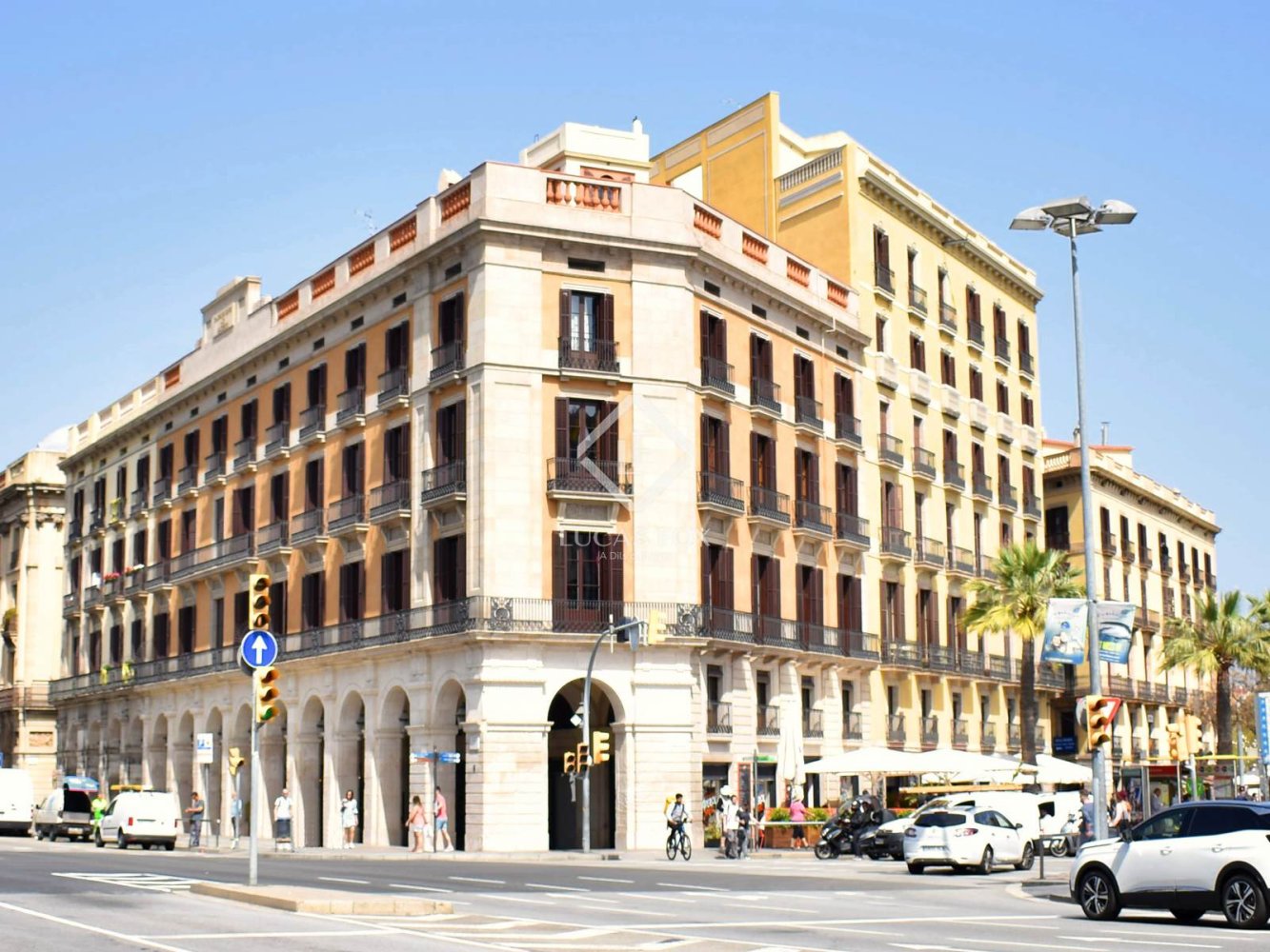 3 bedrooms Penthouse in Ciutat Vella, Spain No. 169083