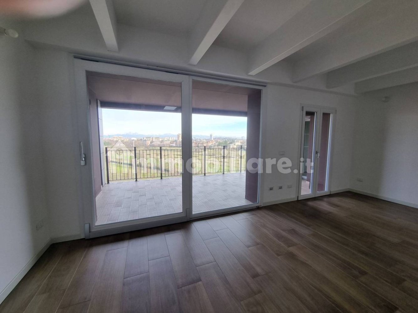 2 bedrooms Penthouse in Milan, Italy No. 239883