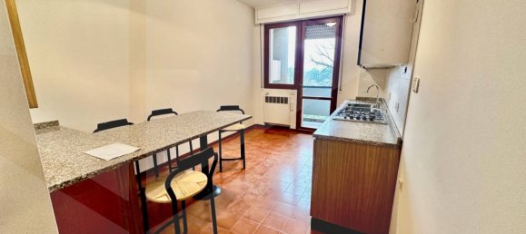 5 rooms Apartment in Bologna, Italy No. 18919 2