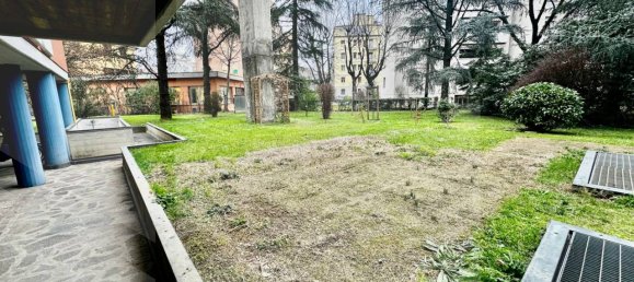 5 rooms Apartment in Bologna, Italy No. 18919 36