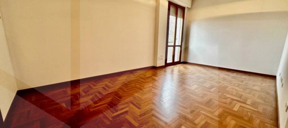 5 rooms Apartment in Bologna, Italy No. 18919 20