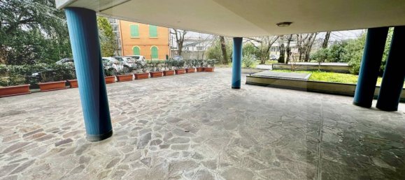 5 rooms Apartment in Bologna, Italy No. 18919 37