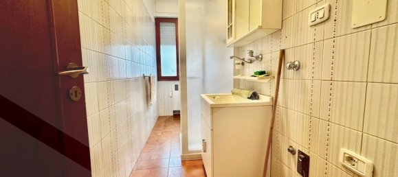 5 rooms Apartment in Bologna, Italy No. 18919 17