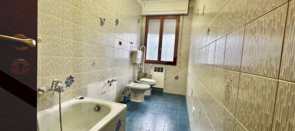 5 rooms Apartment in Bologna, Italy No. 18919 15