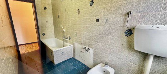 5 rooms Apartment in Bologna, Italy No. 18919 16