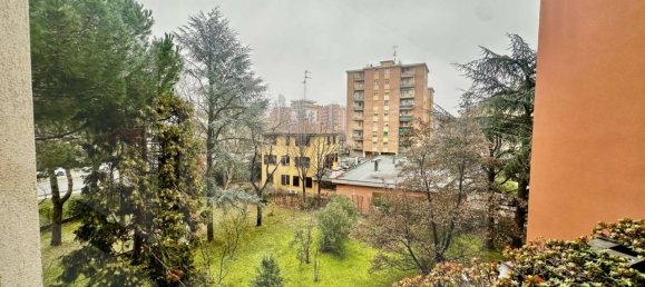 5 rooms Apartment in Bologna, Italy No. 18919 11