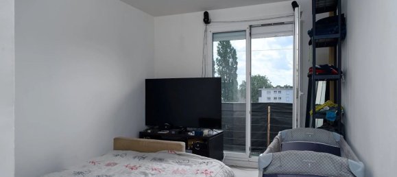 Apartamento de 2 dormitorios en Villers-Cotterets, France No. 91074 5