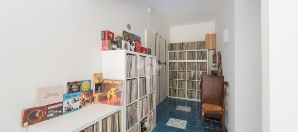 Квартира с 2 комнатами в Рим, Италия № 161099 12