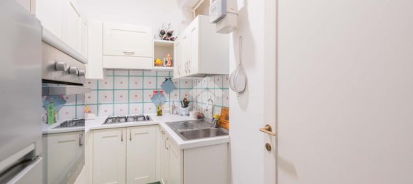 Квартира с 2 комнатами в Рим, Италия № 161099 17