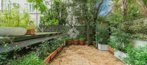 Квартира с 2 комнатами в Рим, Италия № 161099 32