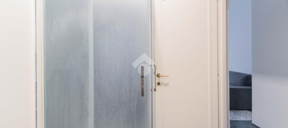 Квартира с 2 комнатами в Рим, Италия № 161099 27