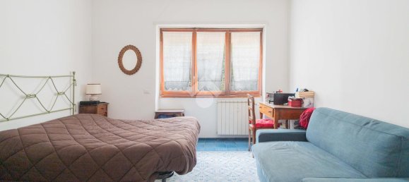 Квартира с 2 комнатами в Рим, Италия № 161099 20