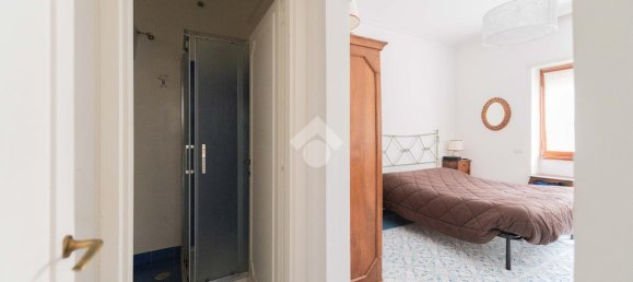 Квартира с 2 комнатами в Рим, Италия № 161099 24