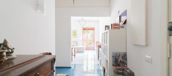 Квартира с 2 комнатами в Рим, Италия № 161099 14