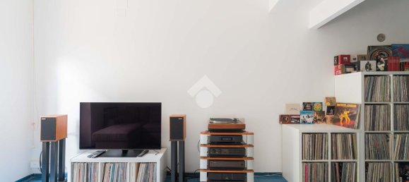 Квартира с 2 комнатами в Рим, Италия № 161099 10