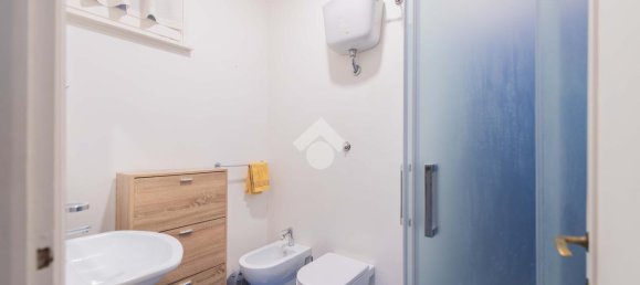 Квартира с 2 комнатами в Рим, Италия № 161099 25