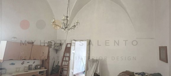 Дом с 8 комнатами в Miggiano, Италия № 157744 15