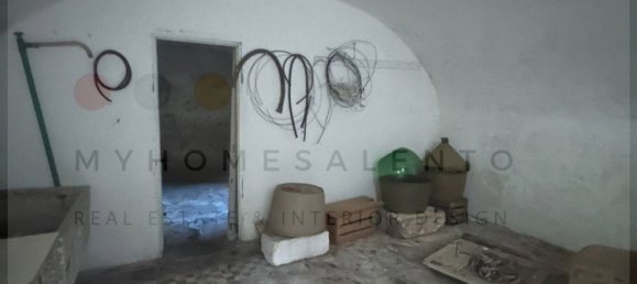 Дом с 8 комнатами в Miggiano, Италия № 157744 29