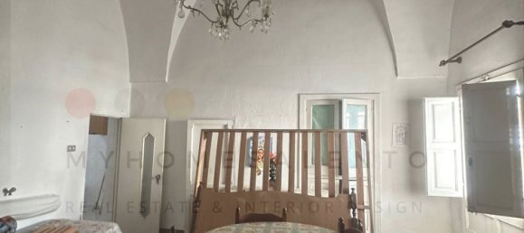 Дом с 8 комнатами в Miggiano, Италия № 157744 4