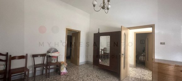 Дом с 8 комнатами в Miggiano, Италия № 157744 12