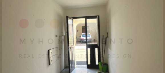 Дом с 8 комнатами в Miggiano, Италия № 157744 5