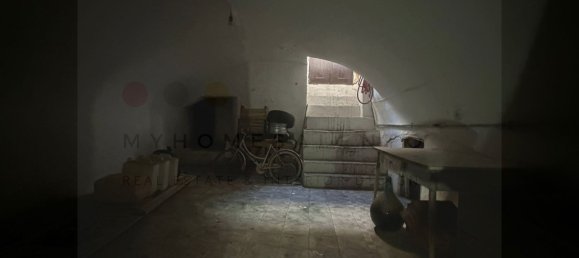 Дом с 8 комнатами в Miggiano, Италия № 157744 28