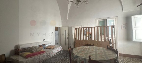 Дом с 8 комнатами в Miggiano, Италия № 157744 19