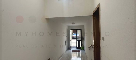 Дом с 8 комнатами в Miggiano, Италия № 157744 14