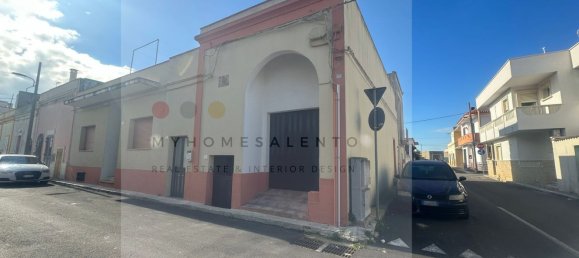 Дом с 8 комнатами в Miggiano, Италия № 157744 2