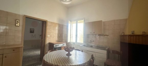 Дом с 8 комнатами в Miggiano, Италия № 157744 10