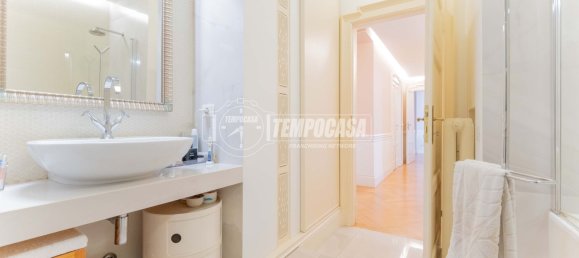Apartamento de 4 habitaciónes en Milan, Italy No. 286576 48