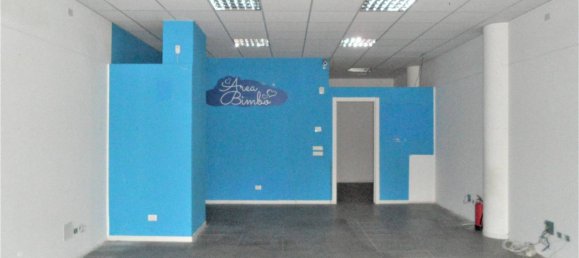 Коммерческая недвижимость с 1 комнатой в Марьяно Коменсе, Италия № 237532 2