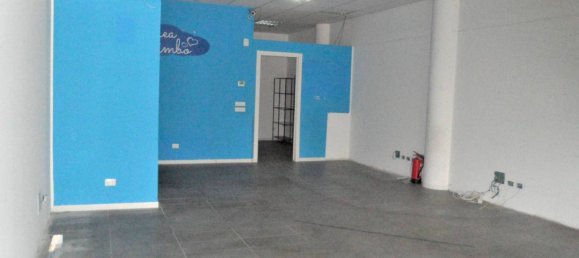 Коммерческая недвижимость с 1 комнатой в Марьяно Коменсе, Италия № 237532 14