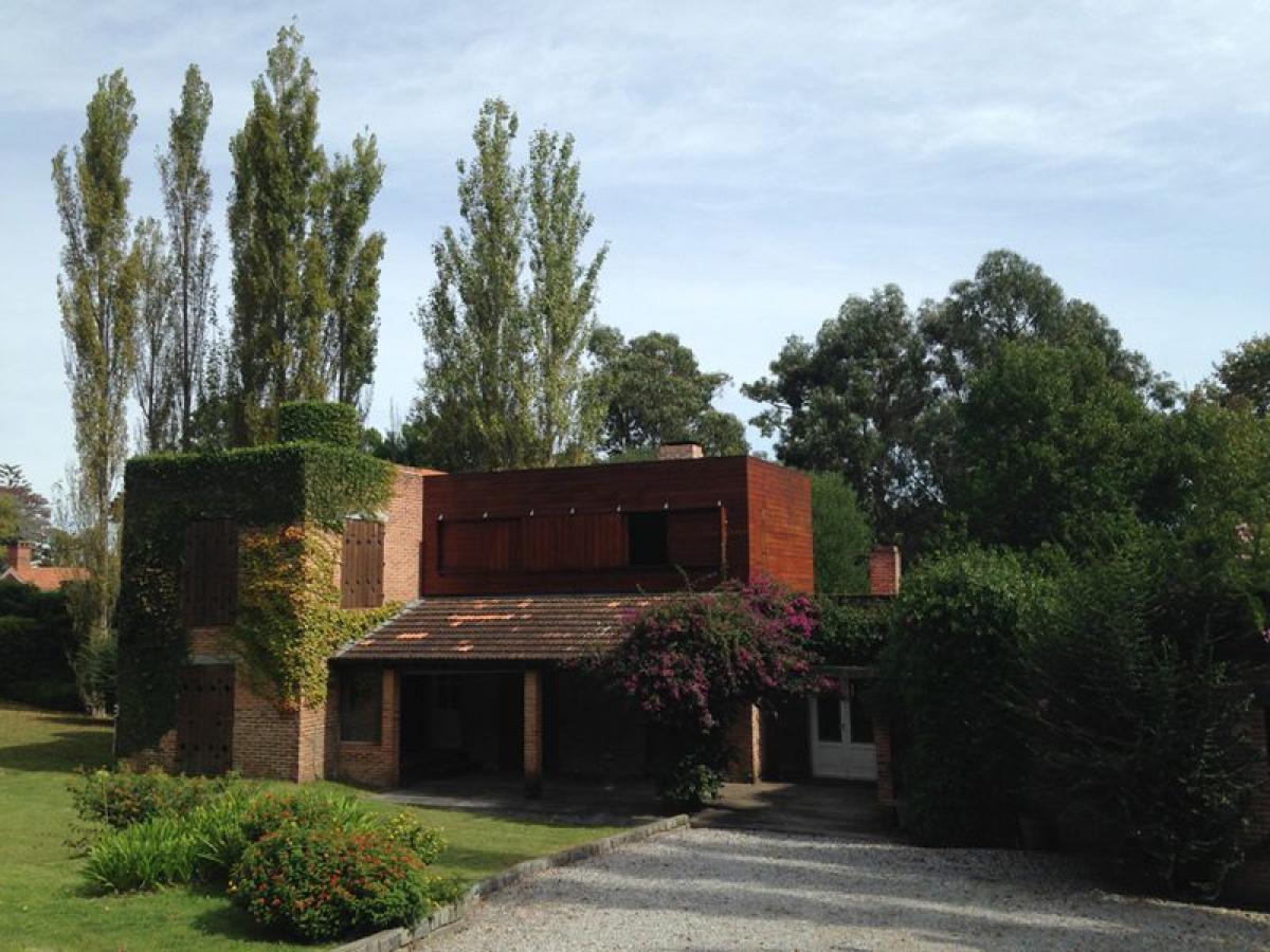 4 bedrooms House in Maldonado, Uruguay No. 7731