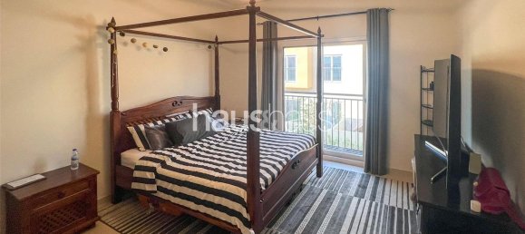 Moradia em banda T4 em Dubai Land, UAE N.º 99326 9