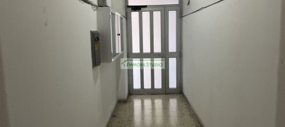 Квартира с 2 комнатами в Бари, Италия № 18847 11