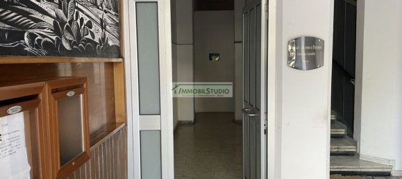 Квартира с 2 комнатами в Бари, Италия № 18847 8