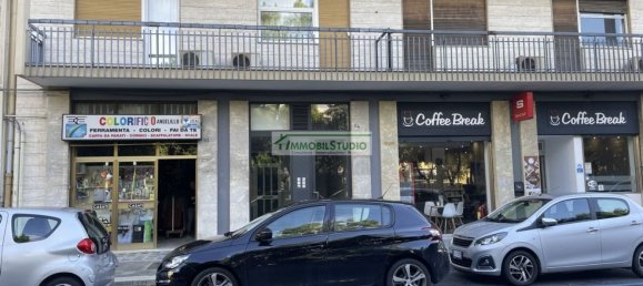 Квартира с 2 комнатами в Бари, Италия № 18847 5