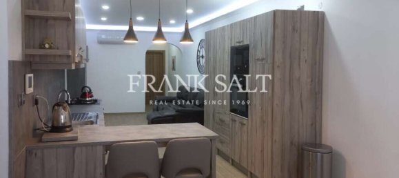 2 bedrooms Penthouse in Gzira, Malta No. 10476 2