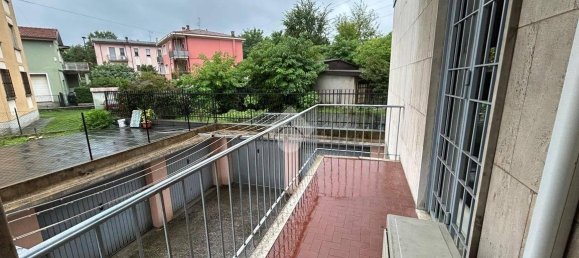 3 bedrooms Apartment in Brescia, Italy No. 295204 14