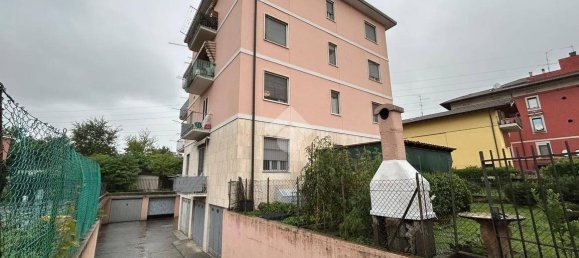 3 bedrooms Apartment in Brescia, Italy No. 295204 2