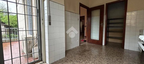 3 bedrooms Apartment in Brescia, Italy No. 295204 8