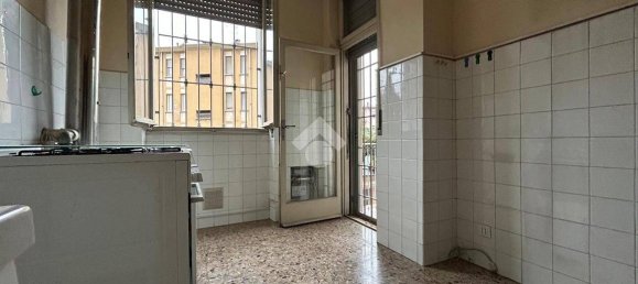 3 bedrooms Apartment in Brescia, Italy No. 295204 9