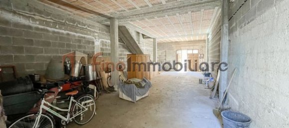  Garage in San Pietro Vernotico, Italy No. 180407 12