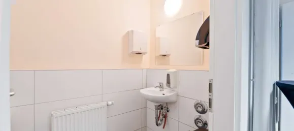 3 rooms Commercial property in Esslingen, Germany No. 115060 8