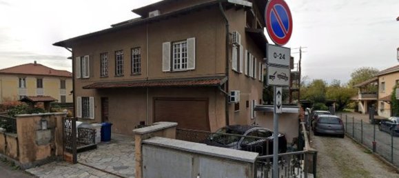 3 rooms Apartment in Varese, Italy No. 8433 5