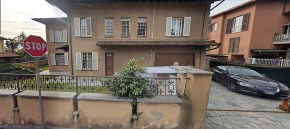 3 rooms Apartment in Varese, Italy No. 8433 4