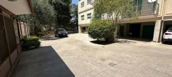 Apartamento de 4 habitaciónes en Foggia, Italy No. 176036 19